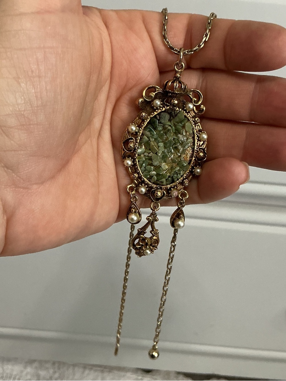 Vintage Jade Chip Gold Tone Romantic Edwardian Revival Necklace